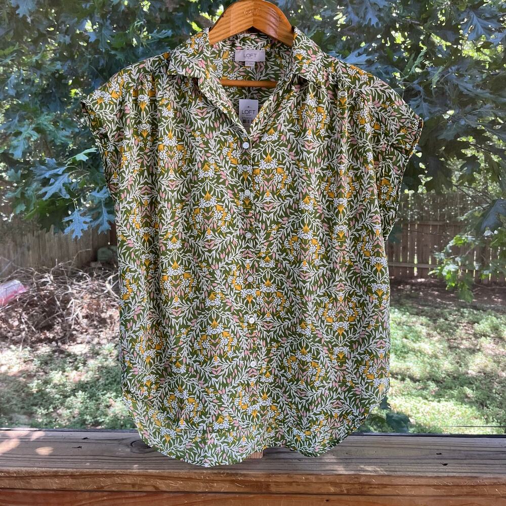 LOFT Outlet Women's Green Floral Oversized Top Size S. NEW!